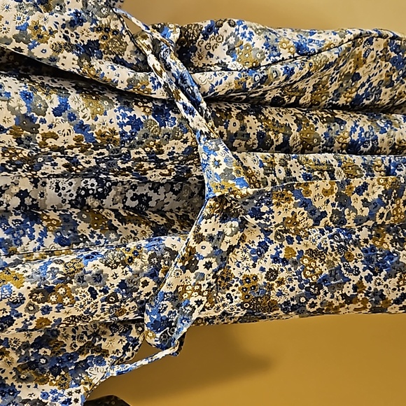 Floral Robe - Picture 3 of 4